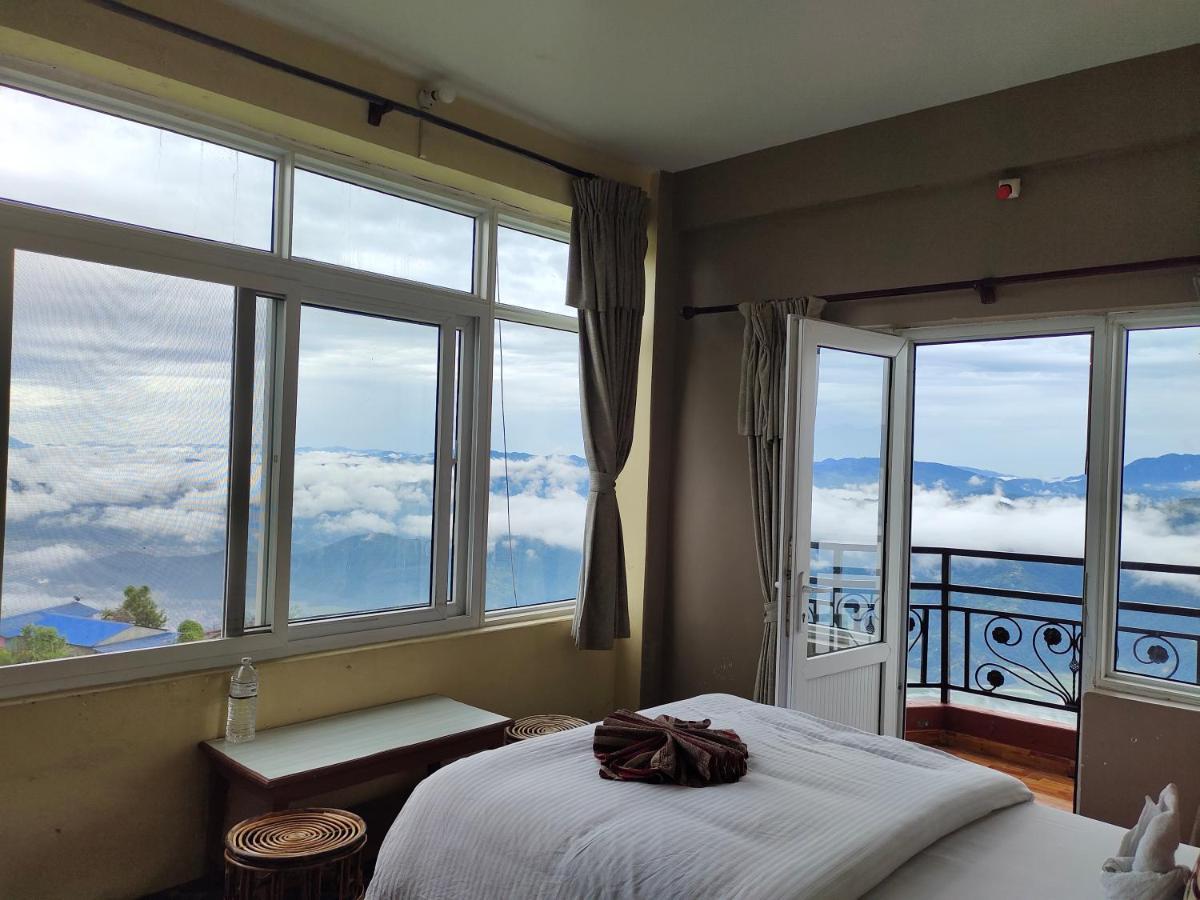 Hotel High Ground Inn Sarangkot Похара Екстериор снимка