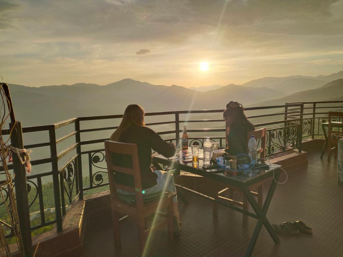 Hotel High Ground Inn Sarangkot Похара Екстериор снимка