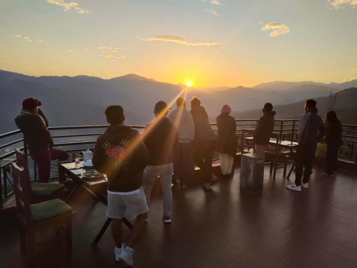 Hotel High Ground Inn Sarangkot Похара Екстериор снимка