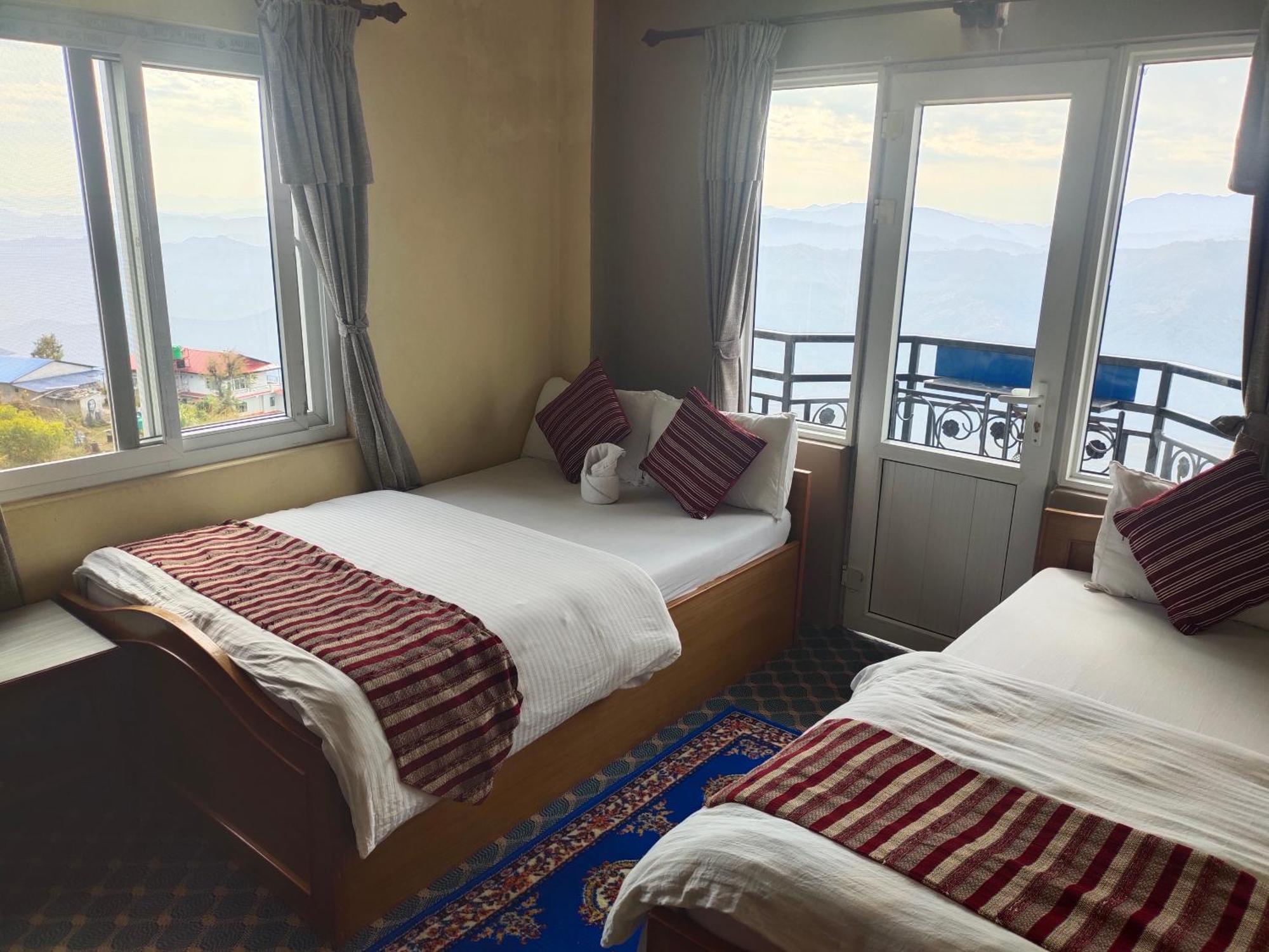Hotel High Ground Inn Sarangkot Похара Стая снимка