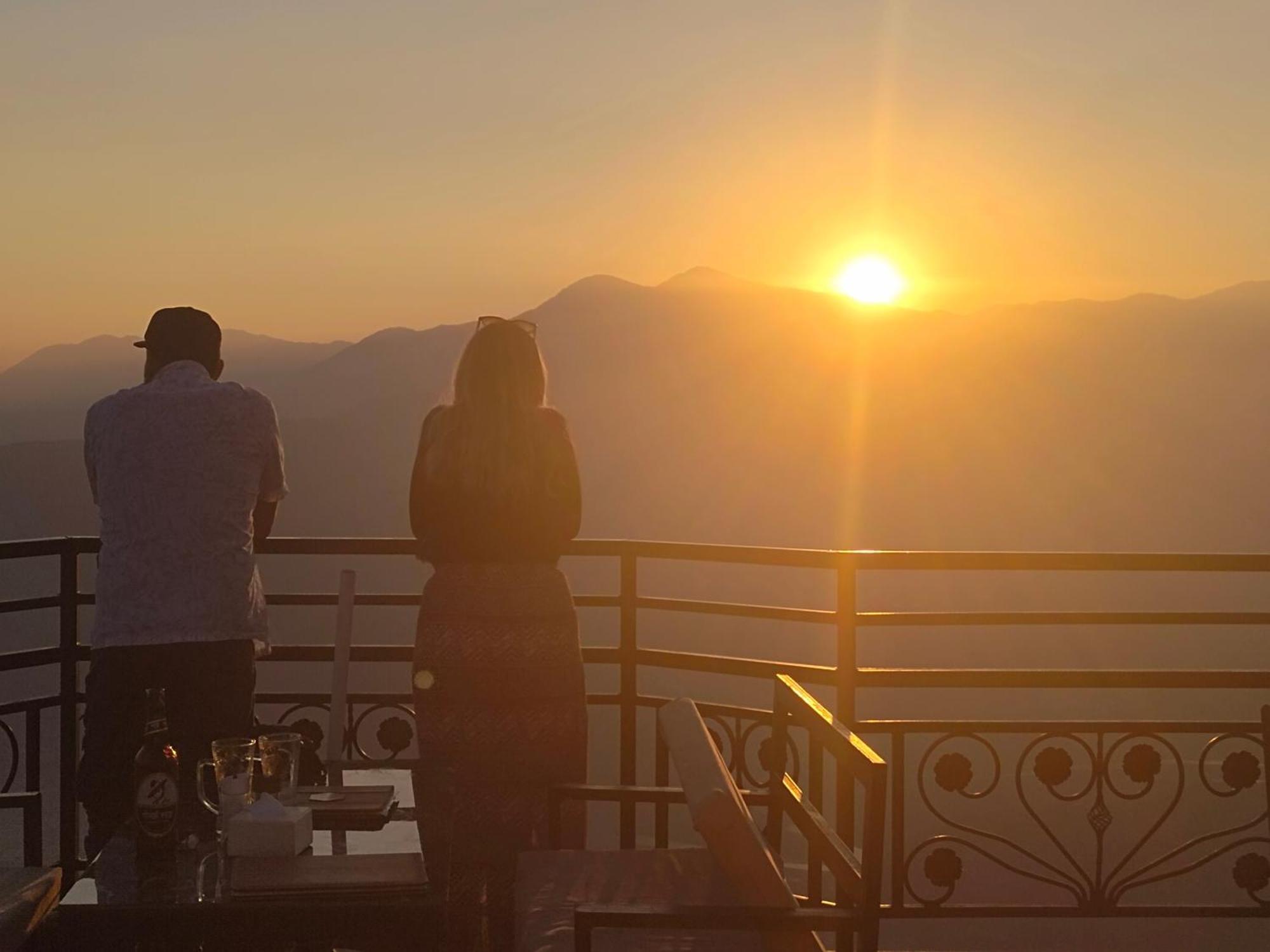 Hotel High Ground Inn Sarangkot Похара Екстериор снимка