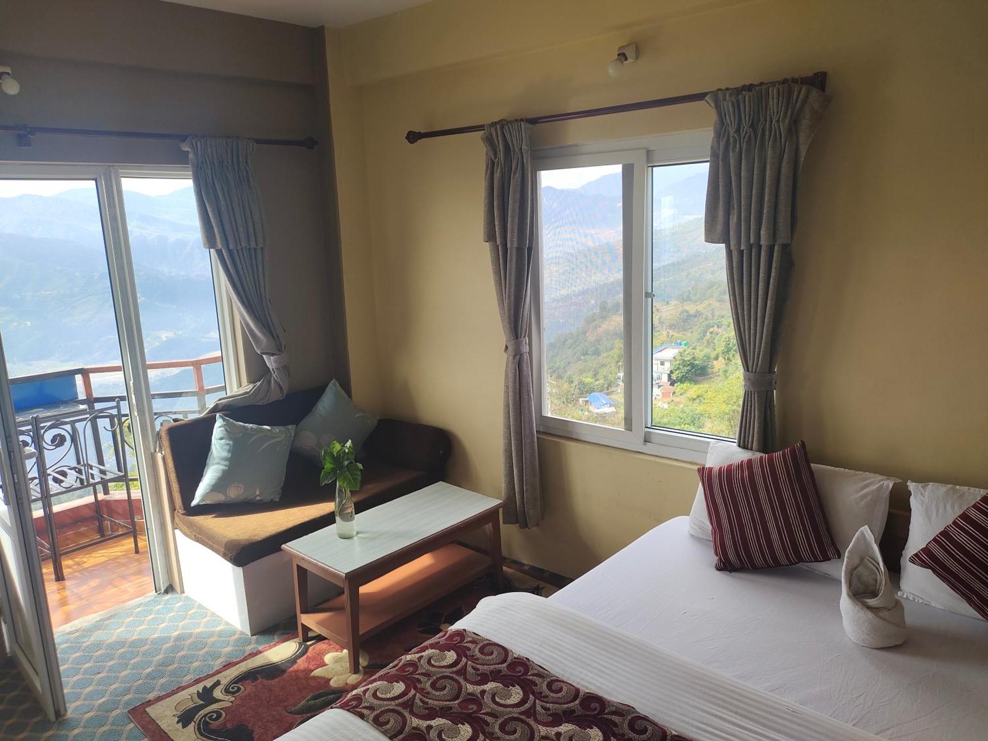 Hotel High Ground Inn Sarangkot Похара Стая снимка